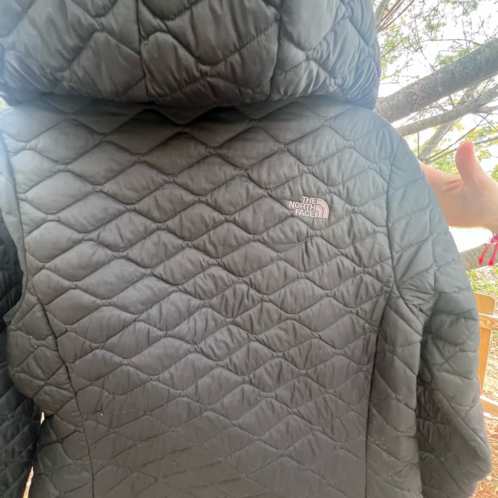 The North Face Thermoball Women's Black Puffer Jacket LG - Picture 7 of 9